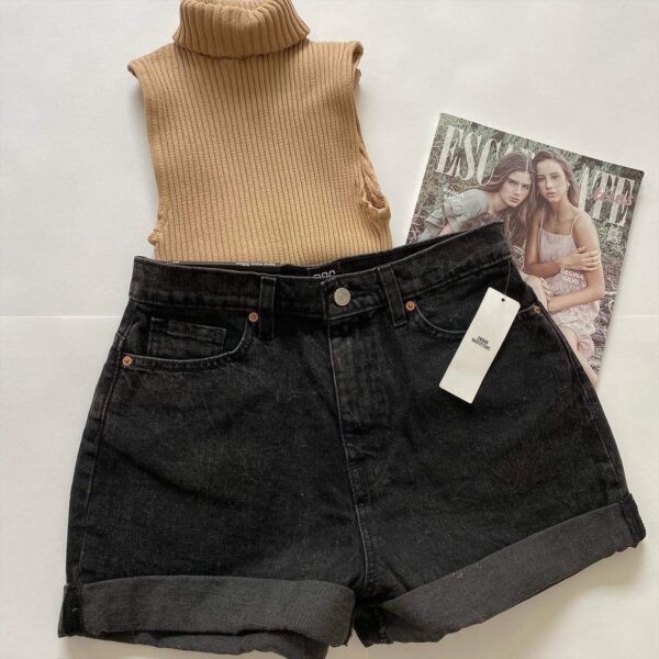 MOM SHORT “WASH”